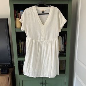 Universal Thread Cream V-Neck Tunic